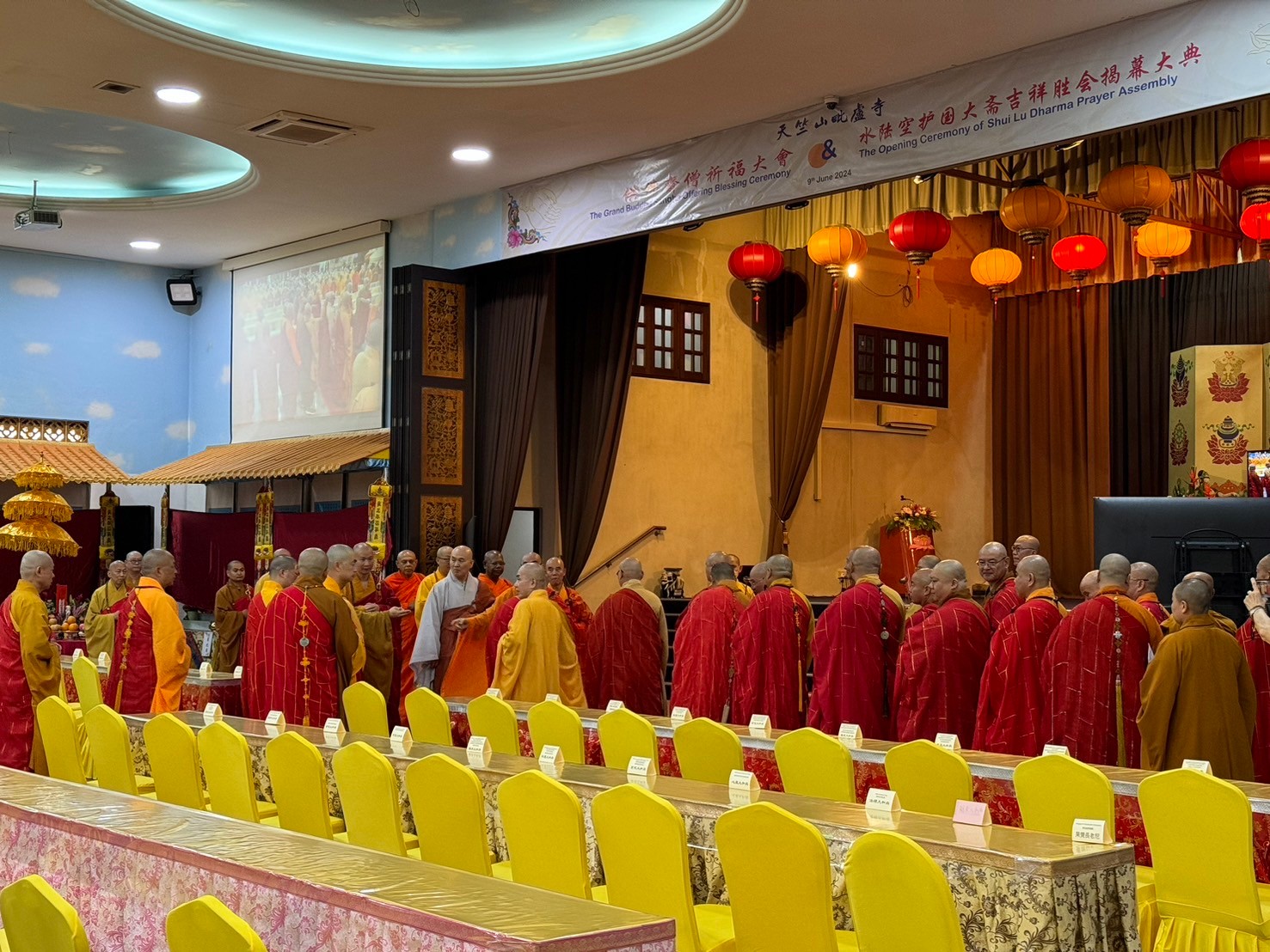 感謝慧雄長老的邀請:明靄和尚前往新加坡毘廬寺參加水陸法會暨金剛經與三昧水懺弘法開示